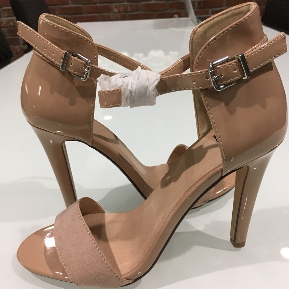 Nude heels - size 8, never worn!!